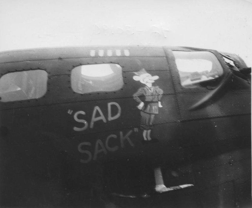 BOOK "THE SAD SACK" 1944 Military Classic Memorabilia