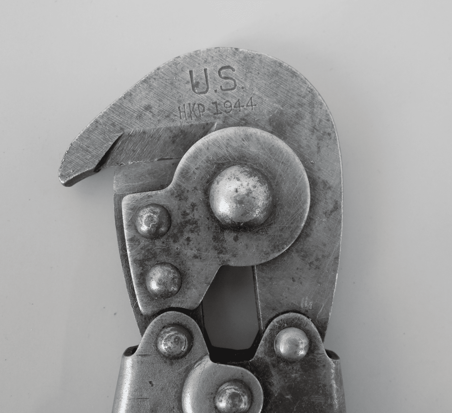 M-38 Barbed Wire Cutter - 1944 - Military Classic Memorabilia