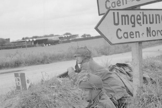 Casque camouflé HSAT MKII "Parachutiste Britannique"-1944 – Image 16