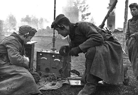 Wehrmacht Funker voltmeter -1943 - Image 11