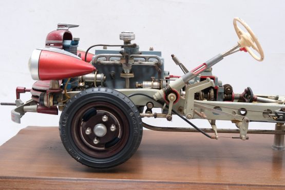 large HOHM automobile model - Image 2