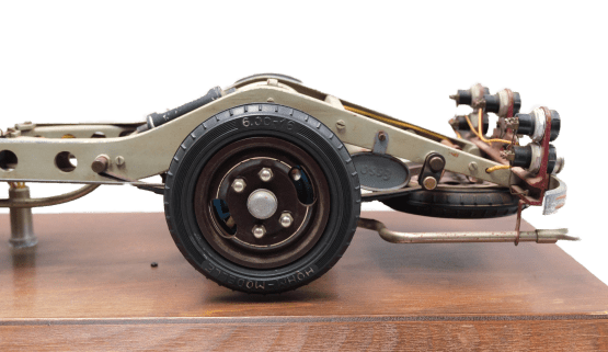 large HOHM automobile model - Image 3