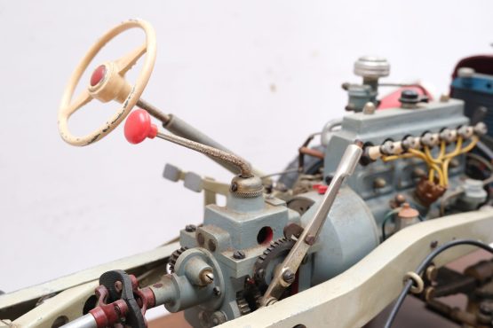 large HOHM automobile model - Image 12