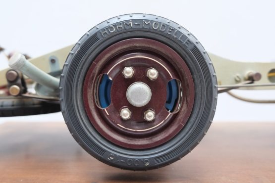 large HOHM automobile model - Image 13