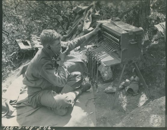 TP 7 US ARMY TELEPHONE REPEATER - Image 8