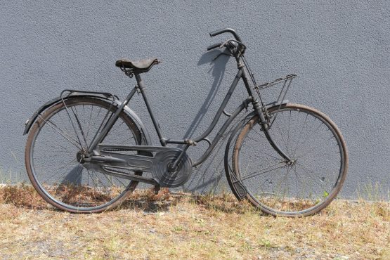 "Blingham" WOMEN'S BICYCLE -1930 - Image 6