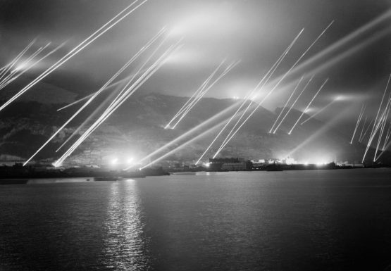 US Army Anti-Aircraft Searchlight Bulb - Image 9